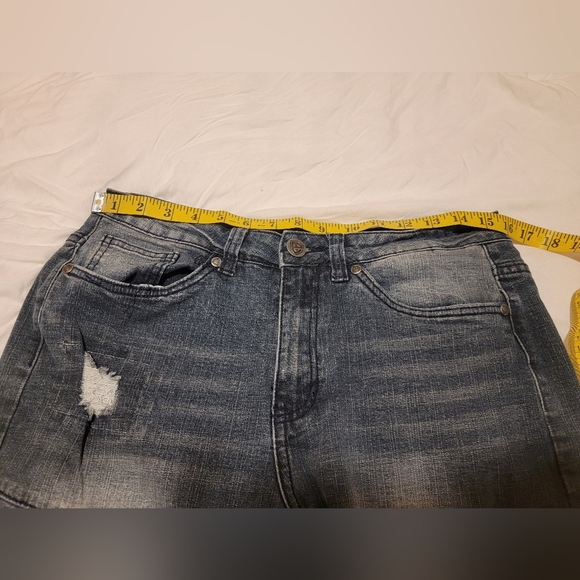 Encrypted Womens Denim Bermuda Length 11" inseam Shorts 32" Waist - Picture 4 of 6